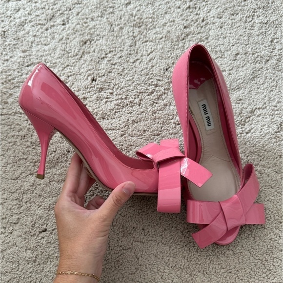 Miumiu- Pink Patent Leather Large Bow Peep Toe Heels - Picture 3 of 6